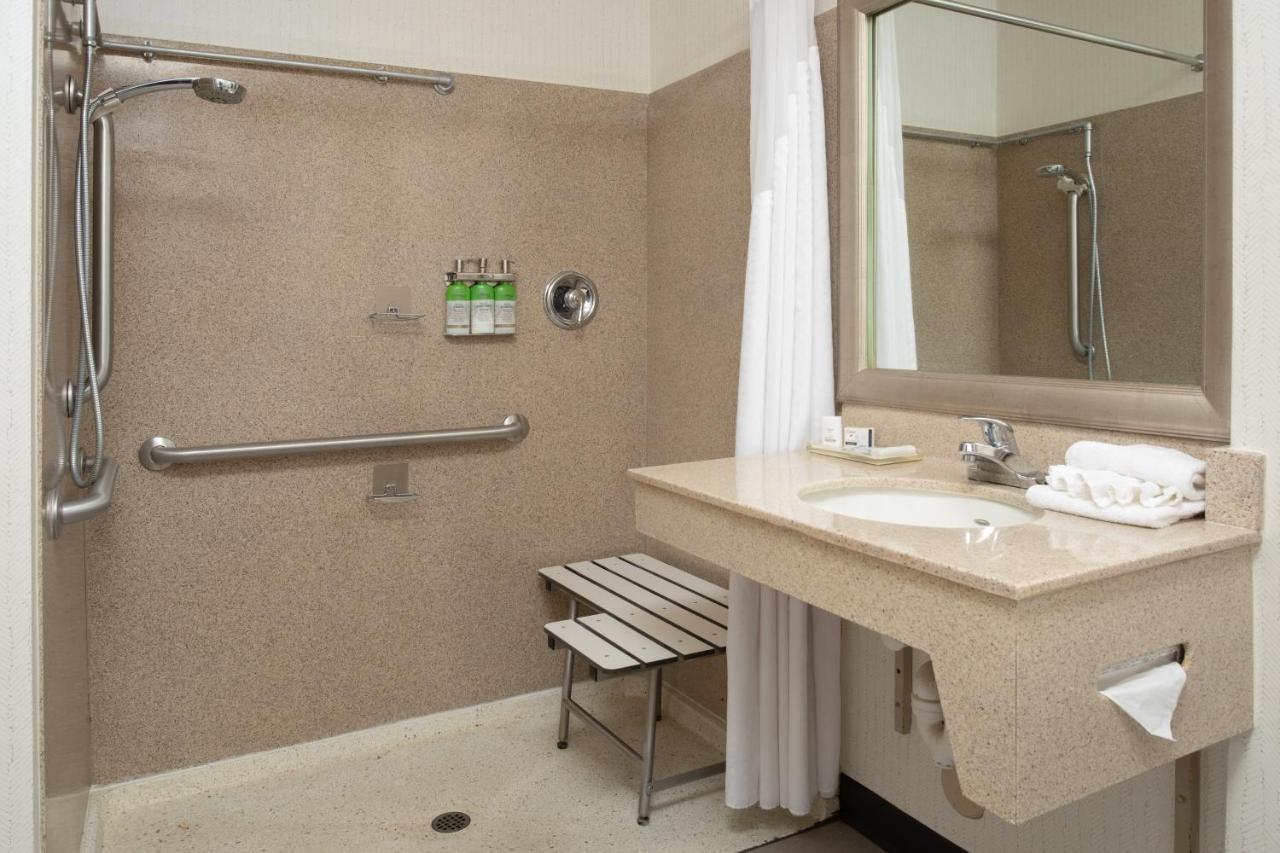 Holiday Inn & Suites Goodyear - West Phoenix Area By Ihg Екстериор снимка