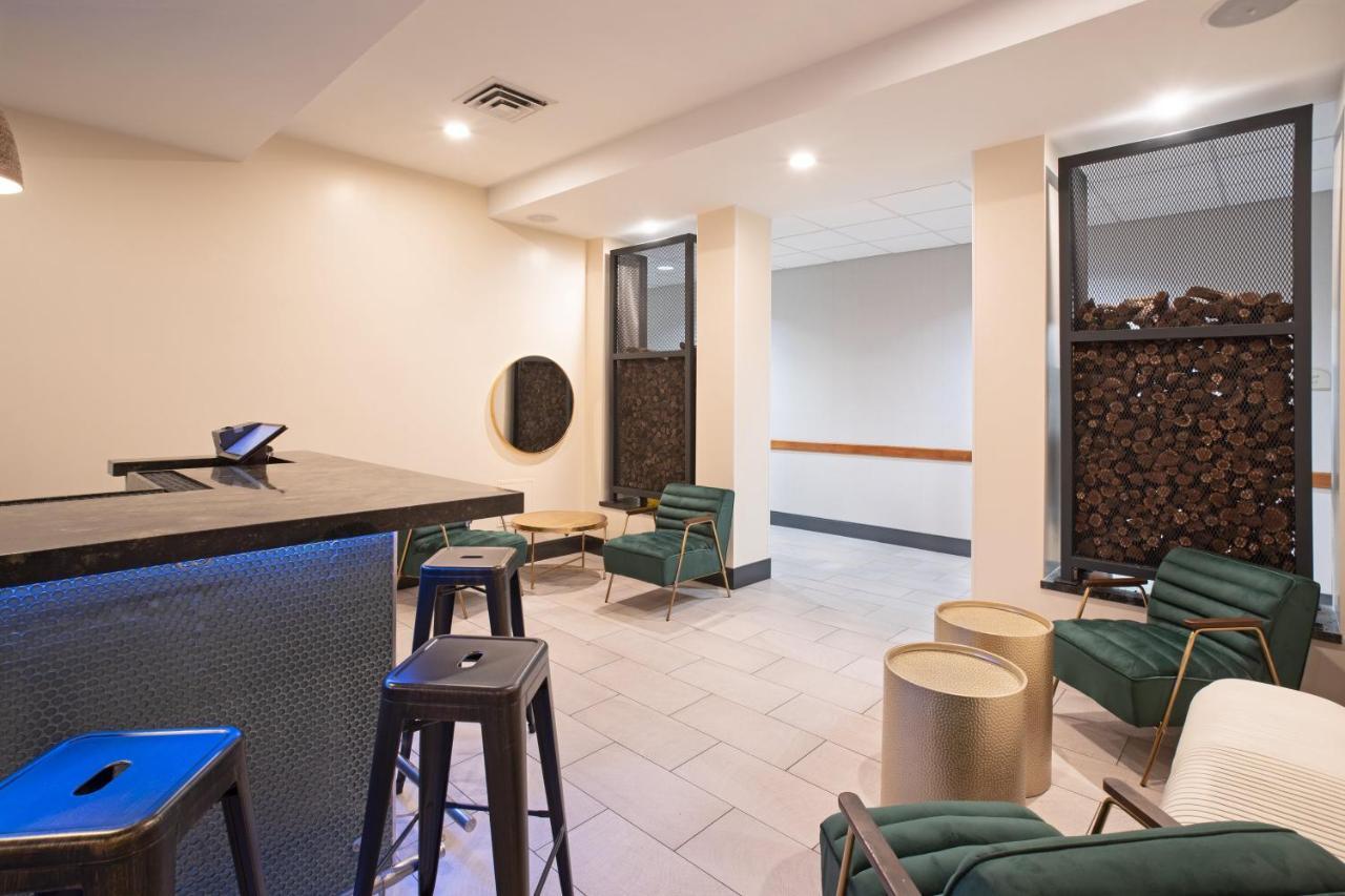 Holiday Inn & Suites Goodyear - West Phoenix Area By Ihg Екстериор снимка