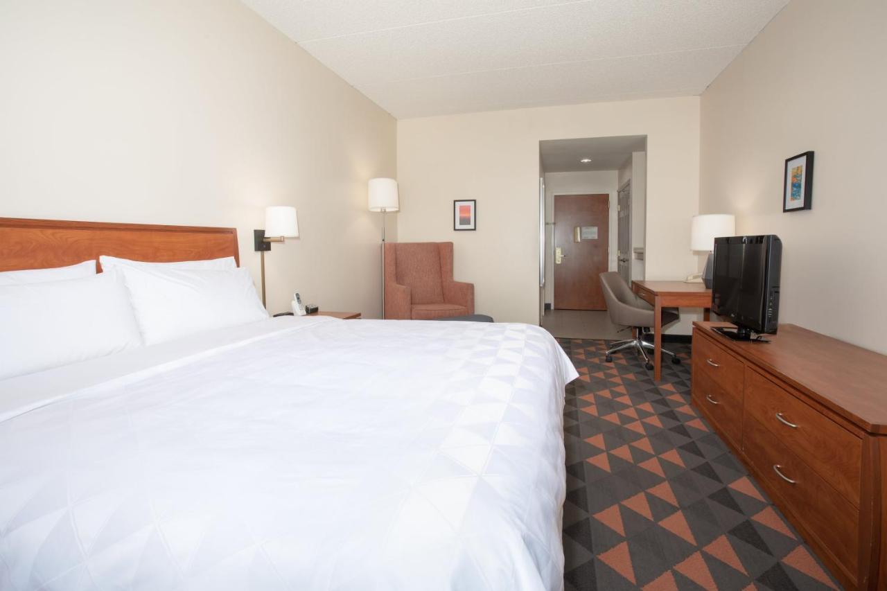 Holiday Inn & Suites Goodyear - West Phoenix Area By Ihg Екстериор снимка