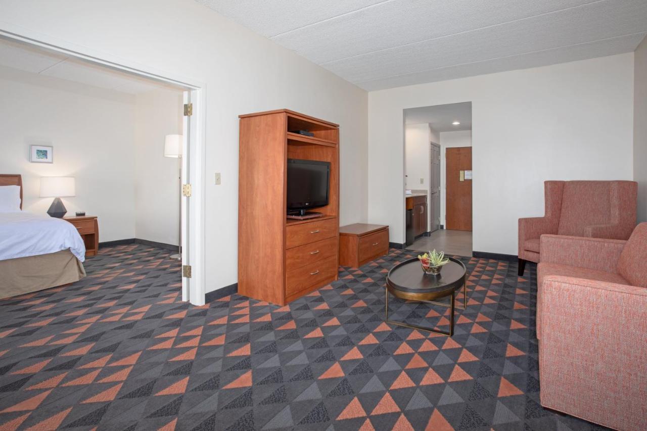 Holiday Inn & Suites Goodyear - West Phoenix Area By Ihg Екстериор снимка