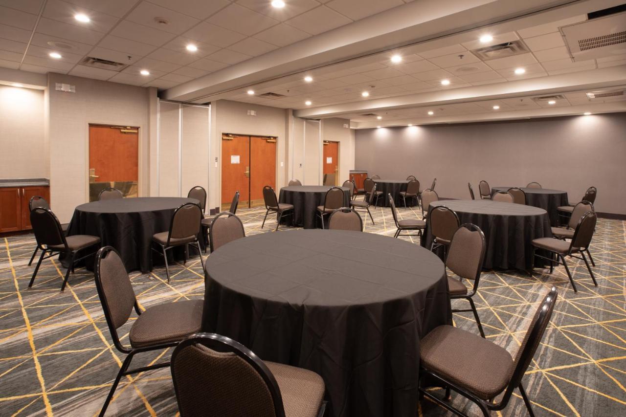 Holiday Inn & Suites Goodyear - West Phoenix Area By Ihg Екстериор снимка