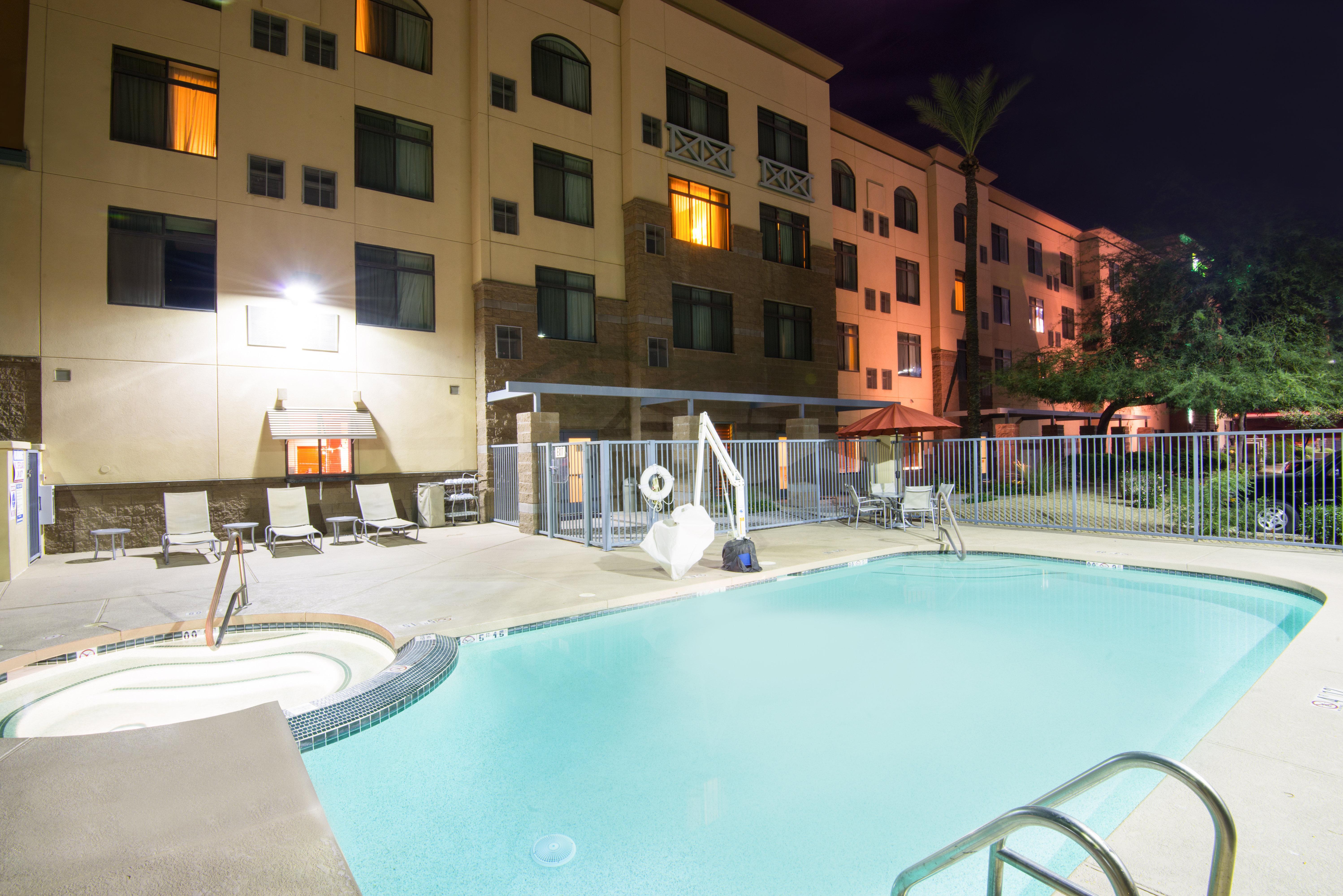 Holiday Inn & Suites Goodyear - West Phoenix Area By Ihg Екстериор снимка