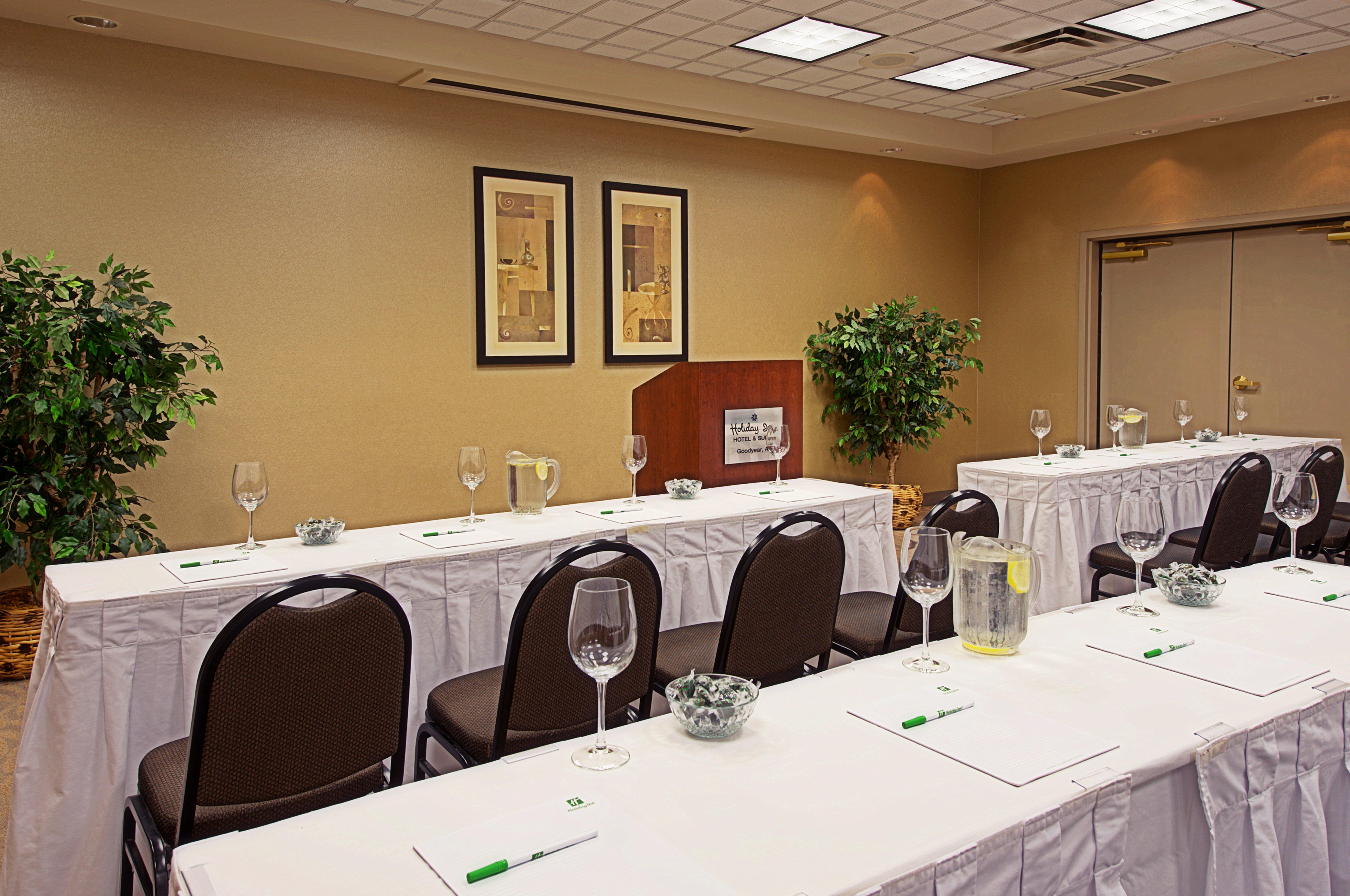 Holiday Inn & Suites Goodyear - West Phoenix Area By Ihg Екстериор снимка