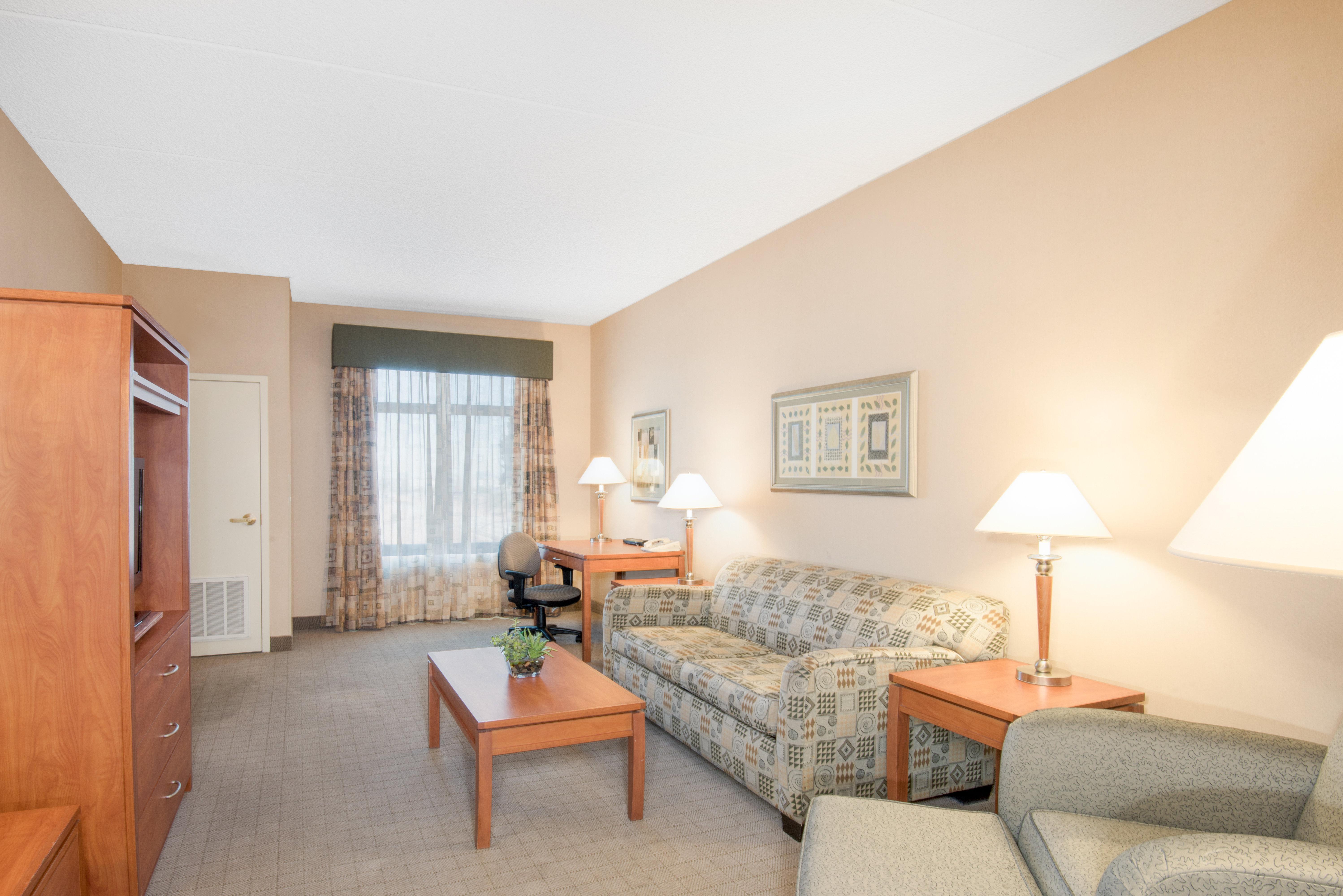 Holiday Inn & Suites Goodyear - West Phoenix Area By Ihg Екстериор снимка
