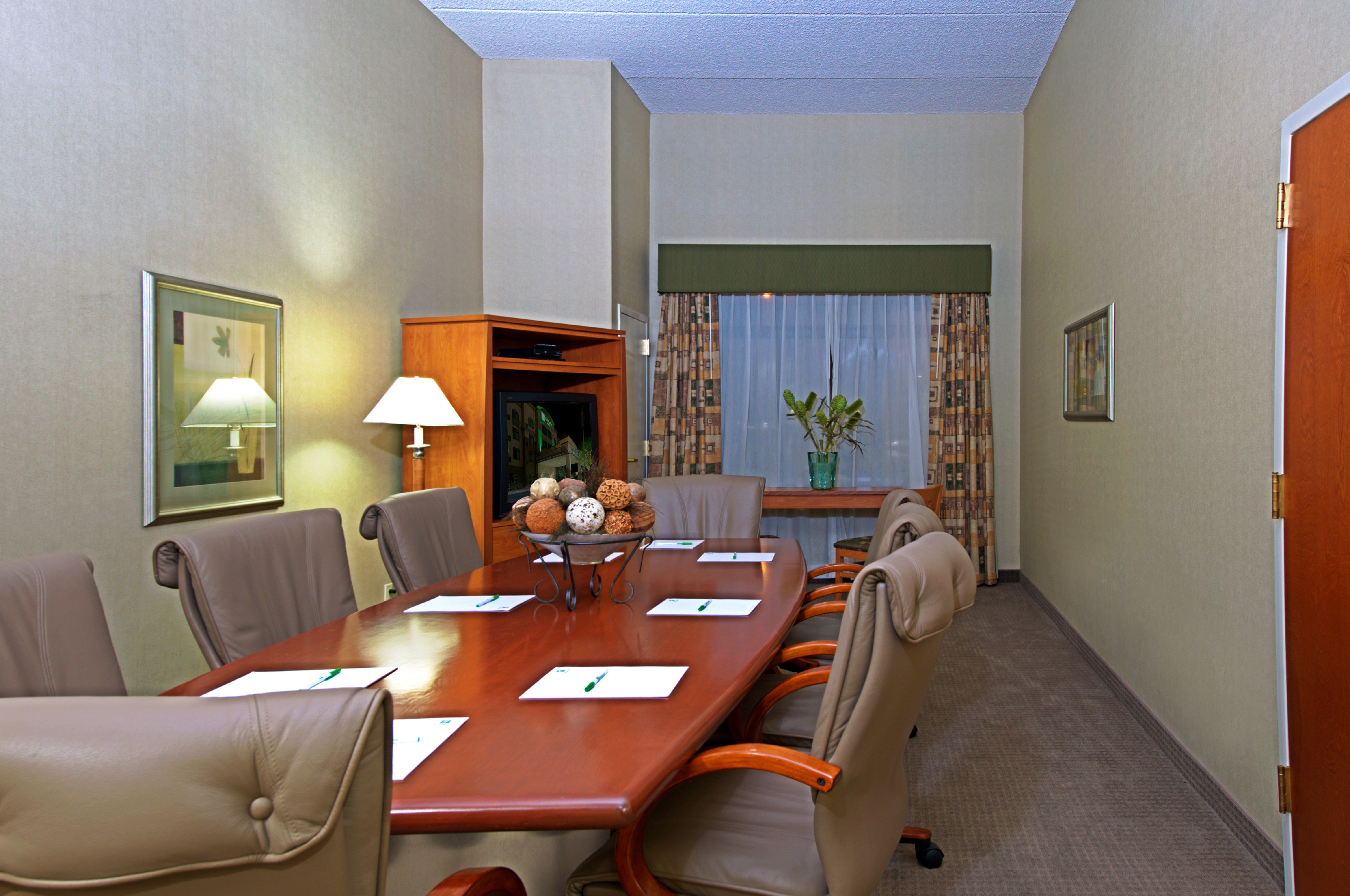 Holiday Inn & Suites Goodyear - West Phoenix Area By Ihg Екстериор снимка