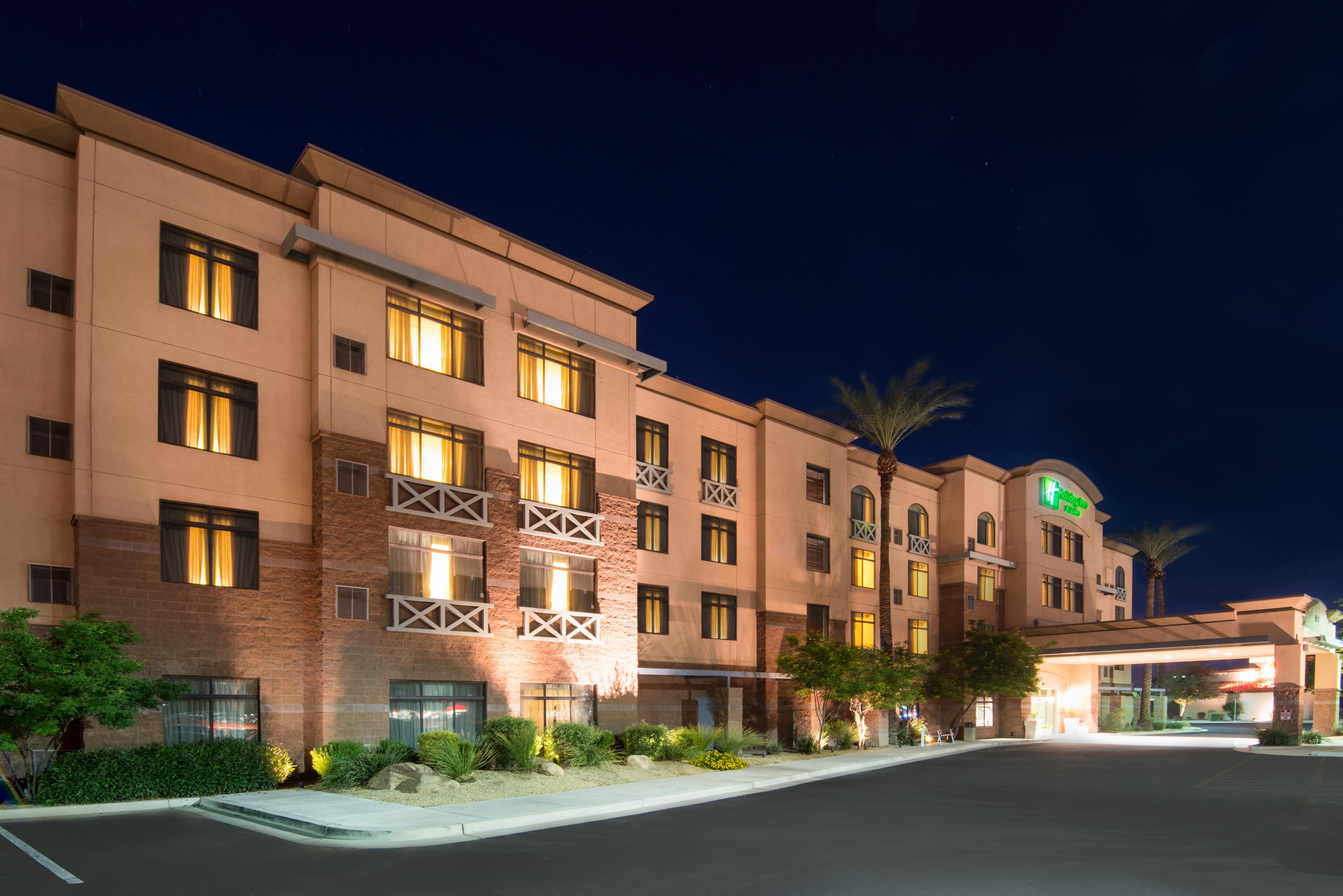 Holiday Inn & Suites Goodyear - West Phoenix Area By Ihg Екстериор снимка