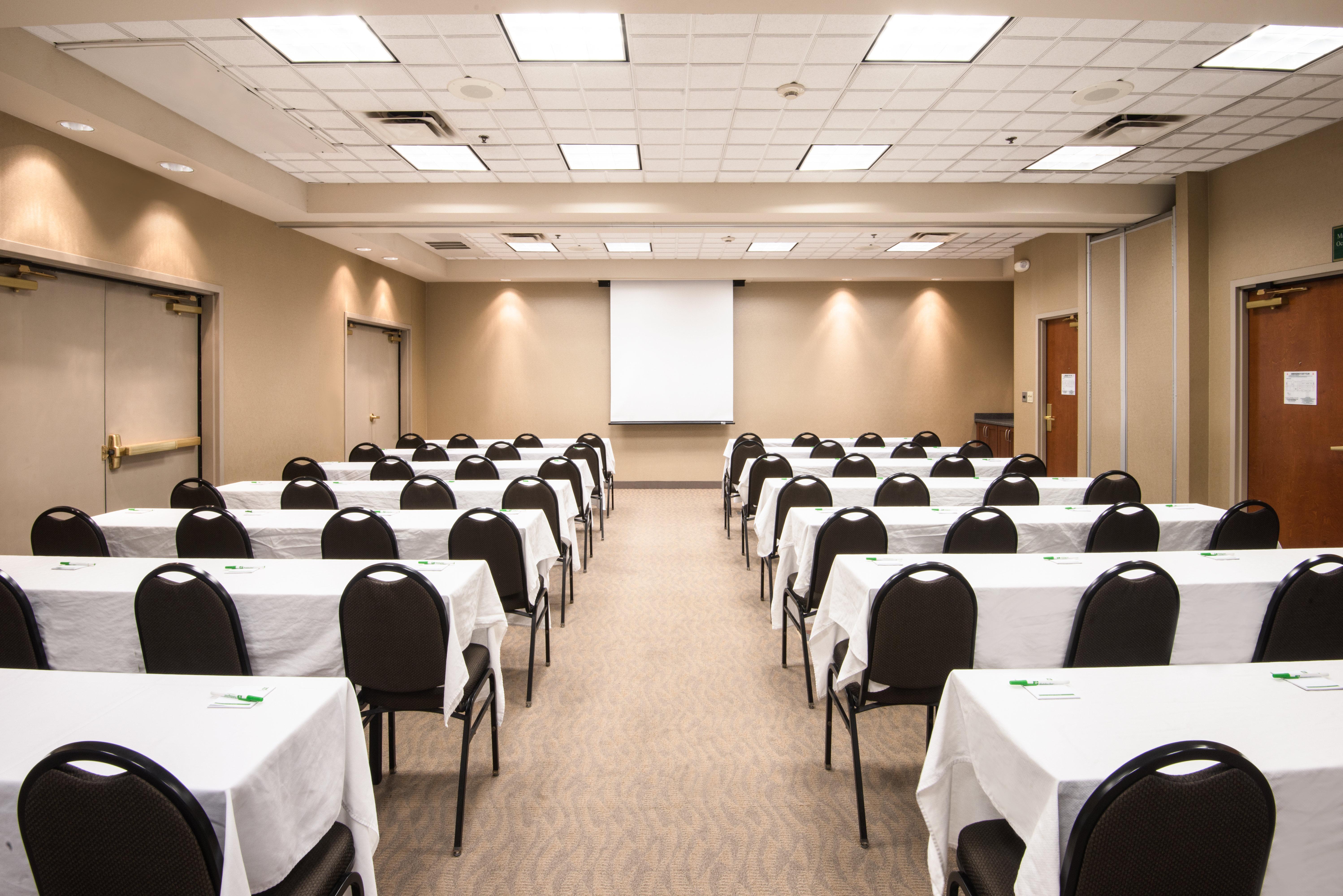 Holiday Inn & Suites Goodyear - West Phoenix Area By Ihg Екстериор снимка