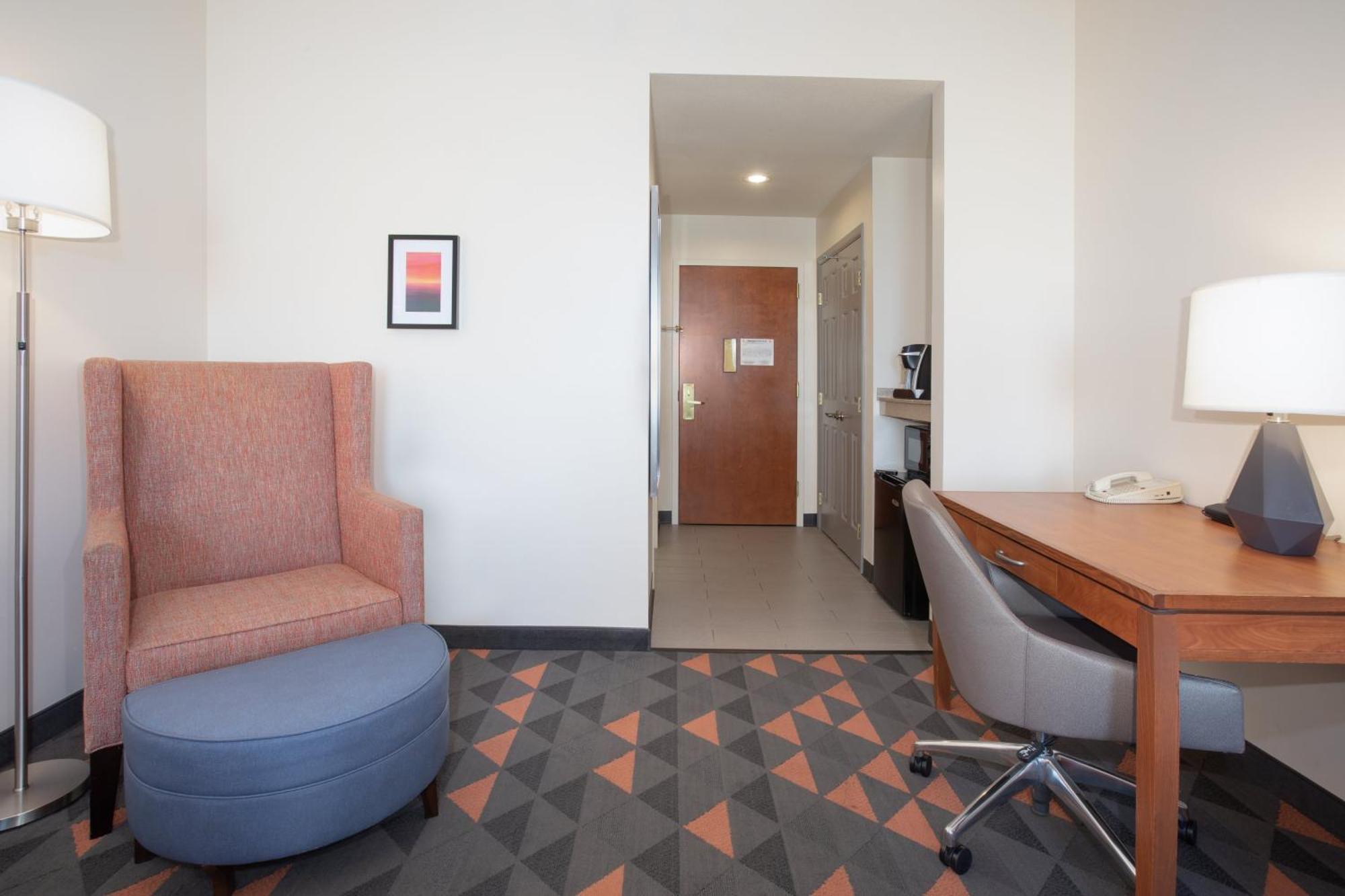 Holiday Inn & Suites Goodyear - West Phoenix Area By Ihg Екстериор снимка